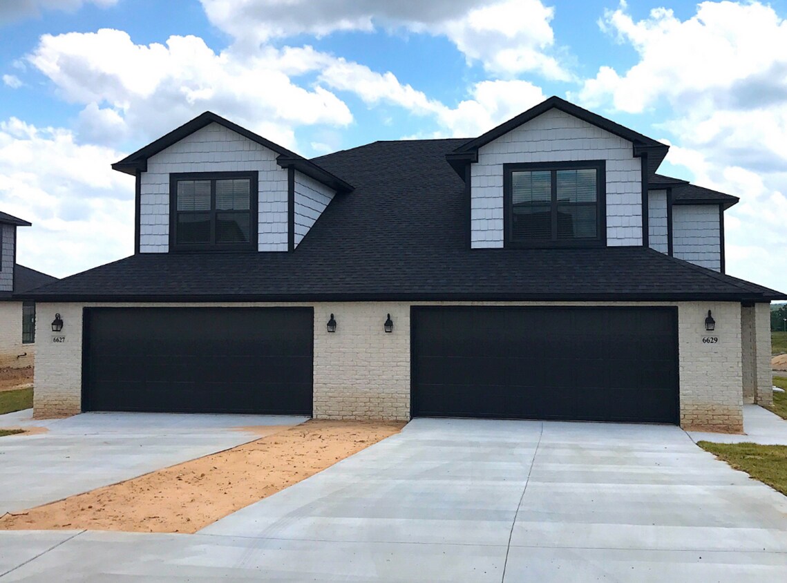 Spacious Townhouse located in Chaffee Cros... House Rental in Fort