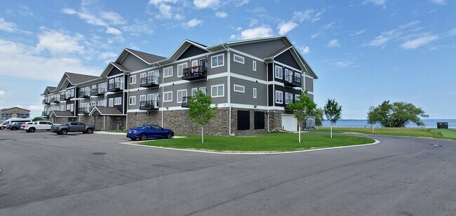 Foto del edificio - 715 Lake Shore Dr NE