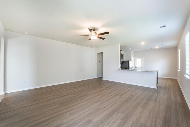 Building Photo - 15419 Maple Ter Dr