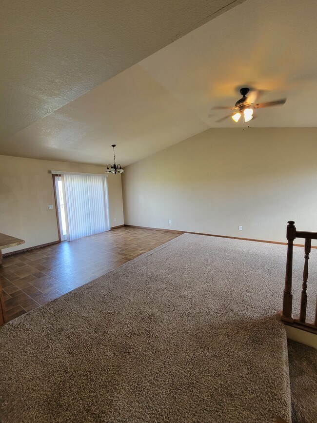 Foto del edificio - 2224 Bluegill Ave