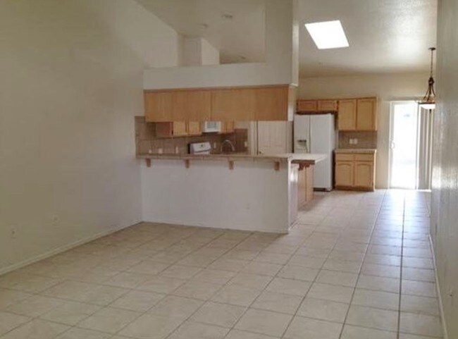 Foto del edificio - 10733 E 34th St