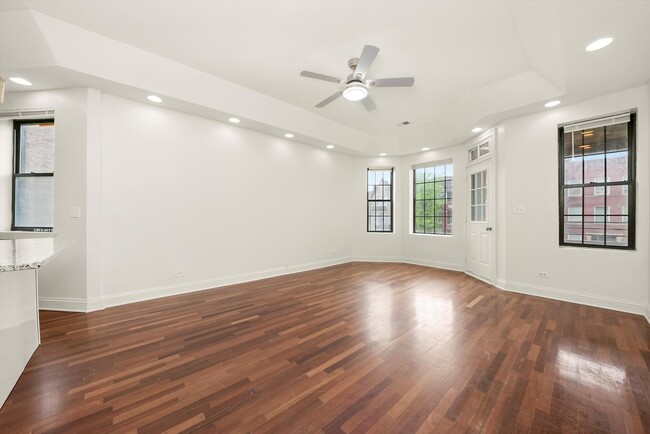Foto del edificio - 1519 E Marquette Rd
