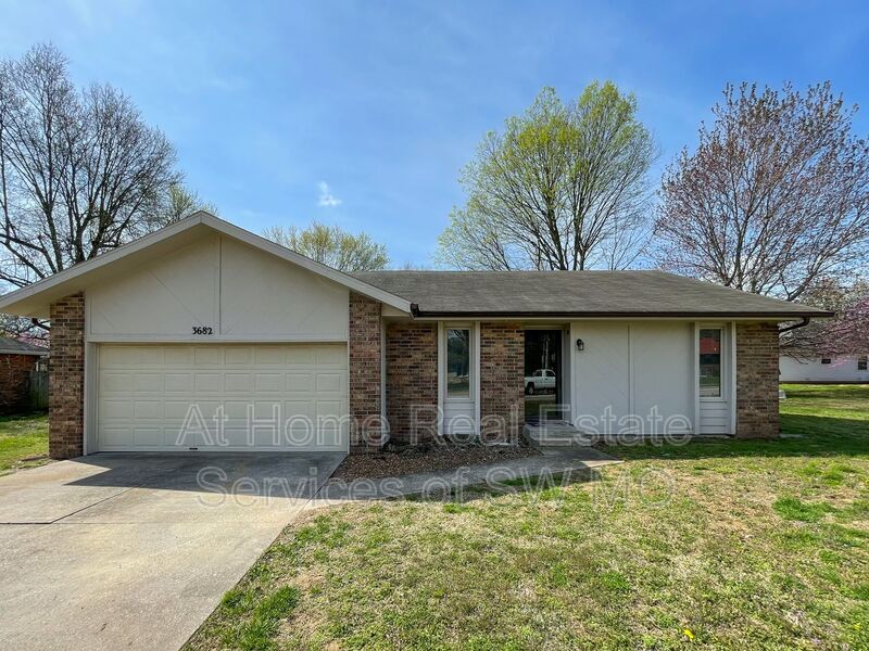 Primary Photo - 3682 W Harrison St
