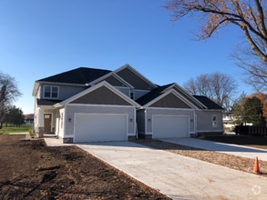 Building Photo - 4509 Golf Dr