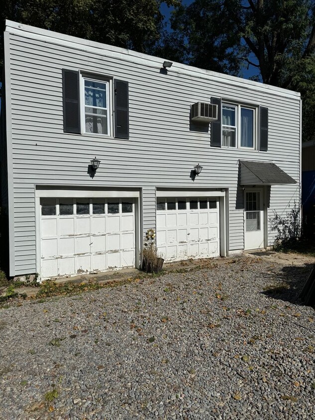 Primary Photo - PARKLAND SCHOOLS-TWO BEDROOM Apartment w W...