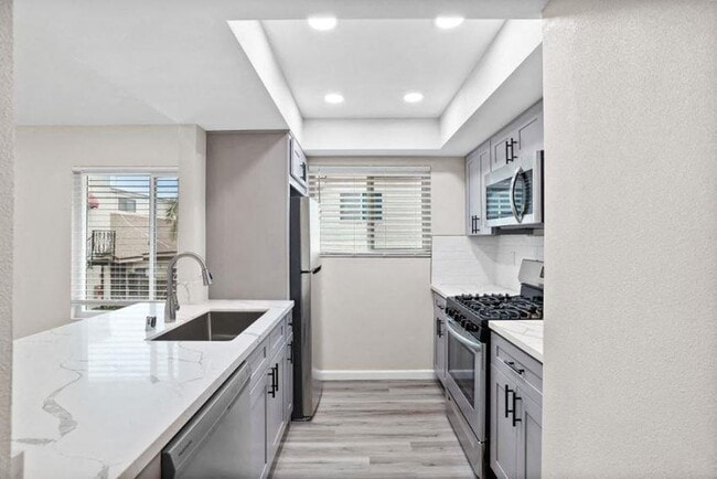 Interior Photo - 2512 England St