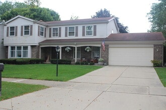 Building Photo - 3619 Bernay Dr