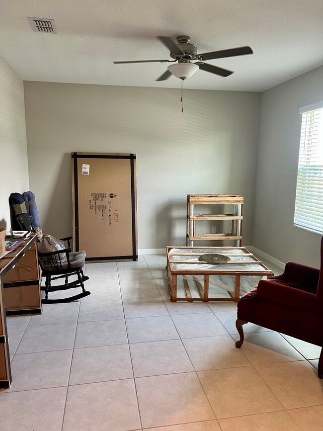 Building Photo - 352 Argyll Dr