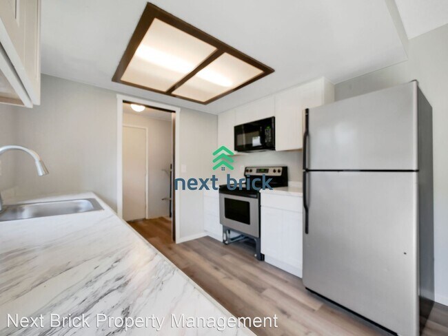 Building Photo - 1 br, 1 bath House - 515A NE 183rd Court