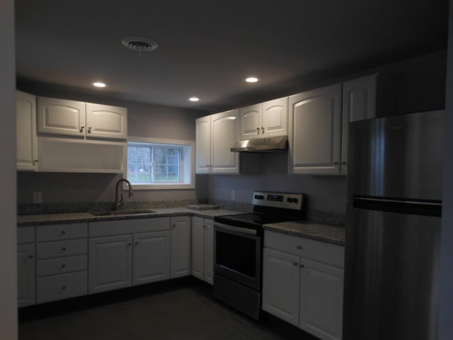 Building Photo - 1871 Blue Ball Rd