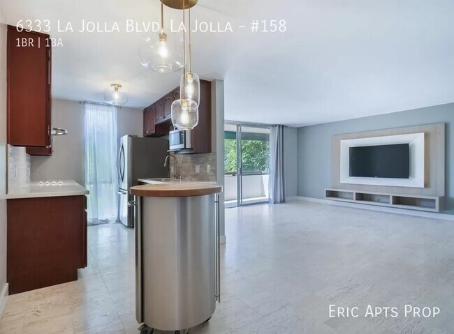 Building Photo - La Jolla Village 1-bedroom, 1-bathroom Unit