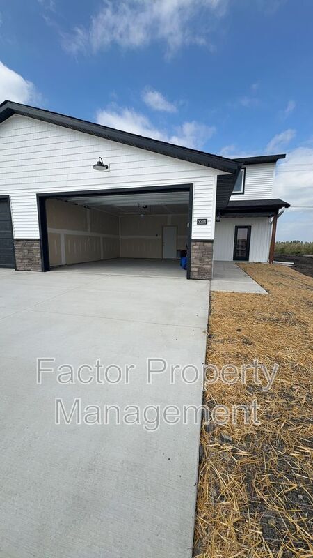 Building Photo - 3214 Scotch Ln