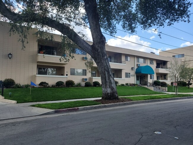 Building Photo - 623 N Monterey St