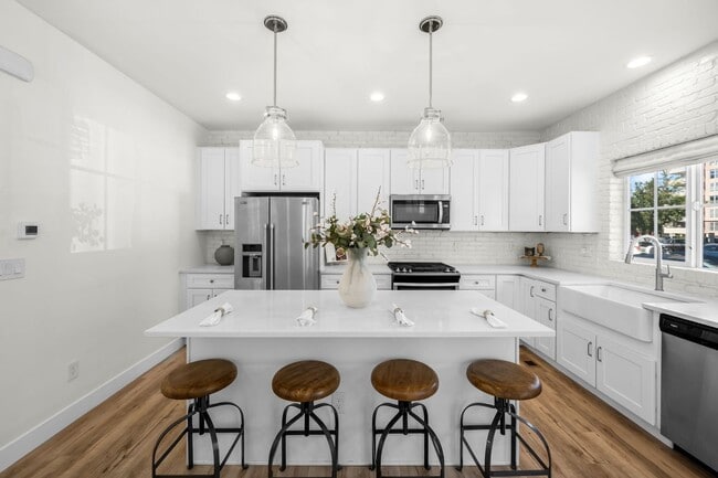 Foto del edificio - LUX 3BD, 3BA Home with Office Near Cherry Creek and Wash Park