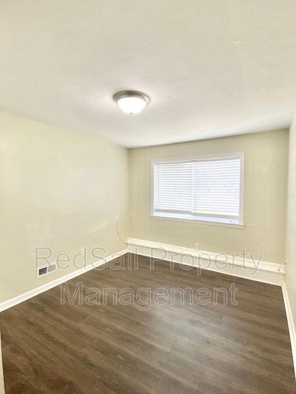 Photo - 37 Pennwood Dr House