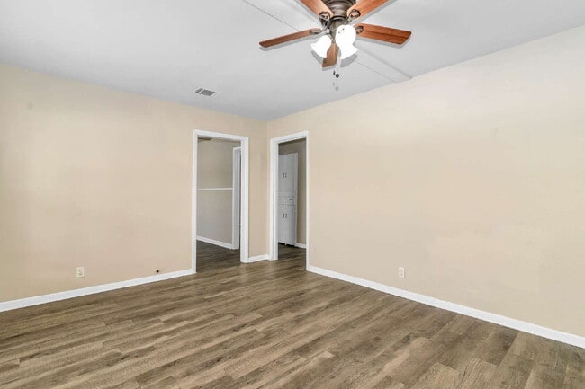 Building Photo - Cozy 2 Bedroom 1 Bath Duplex in Cleburne T...