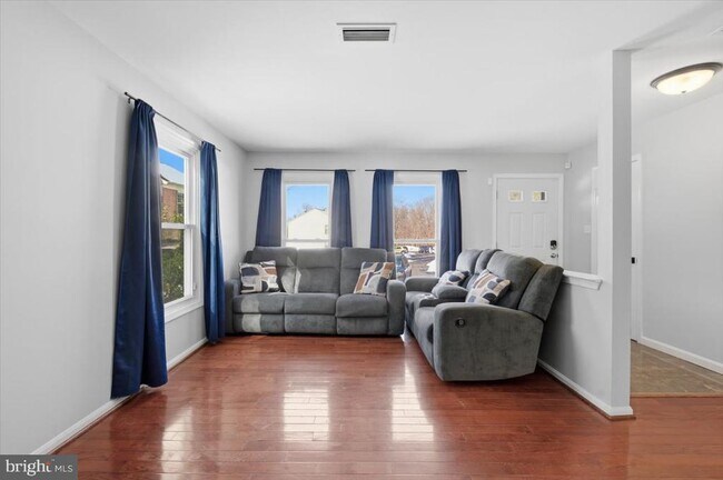 Foto del edificio - 14187 Royal Oak Ln