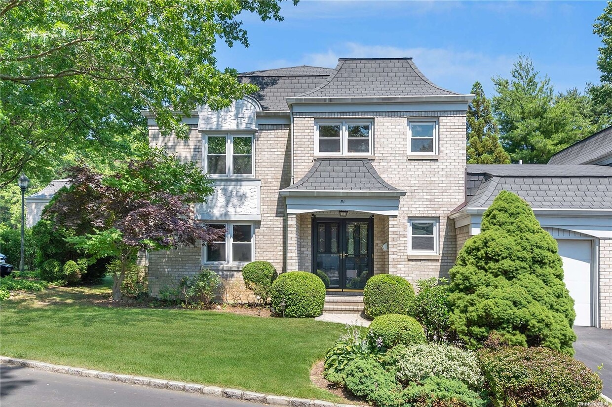 Primary Photo - 51 Fairway Dr
