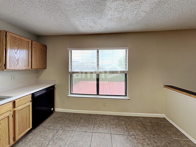 Foto del edificio - 6678 Snow Meadow Dr