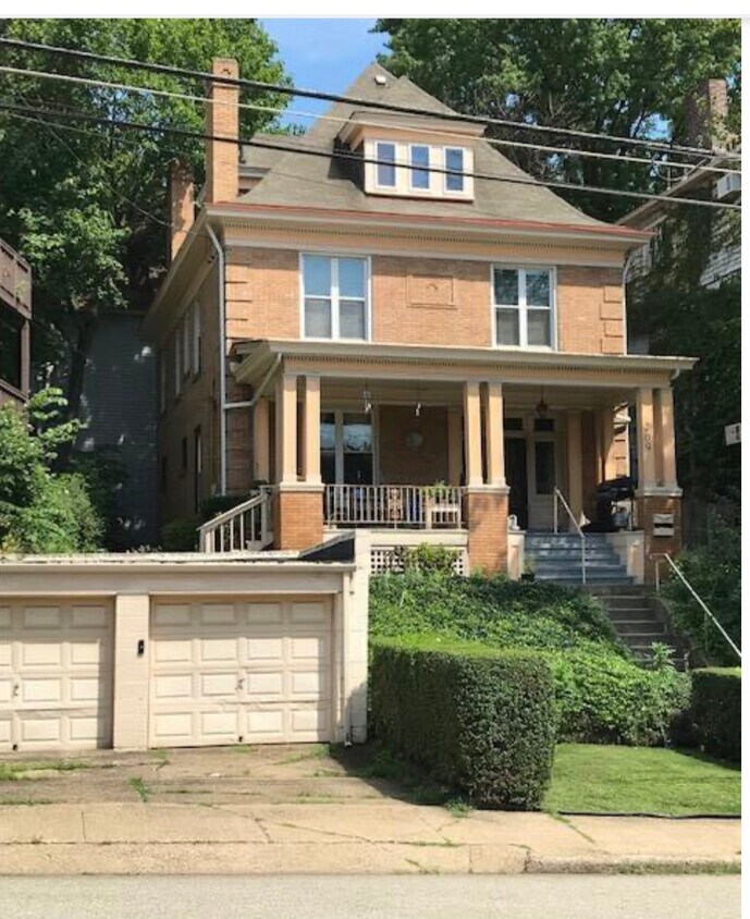 Primary Photo - 209 Edgewood Ave