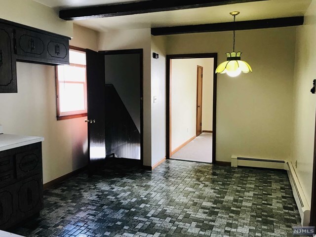 Building Photo - 432 Davis Ave