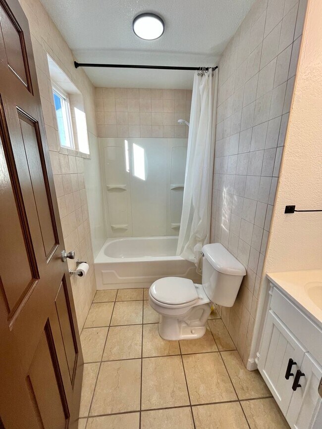 Foto del edificio - Spacious Studio for rent near Downtown Sioux Falls!