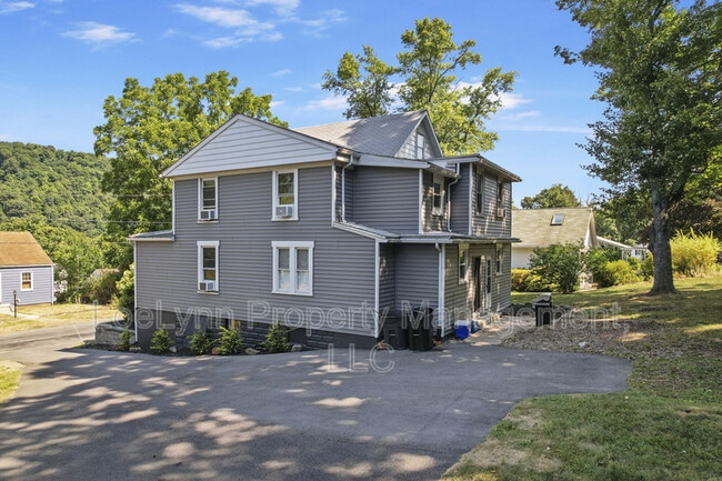Building Photo - 505 B St
