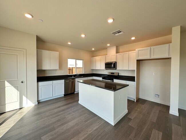 Foto del edificio - SOLAR Home in West Rosevile