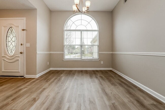 Foto del edificio - 5467 Sapphire Cir