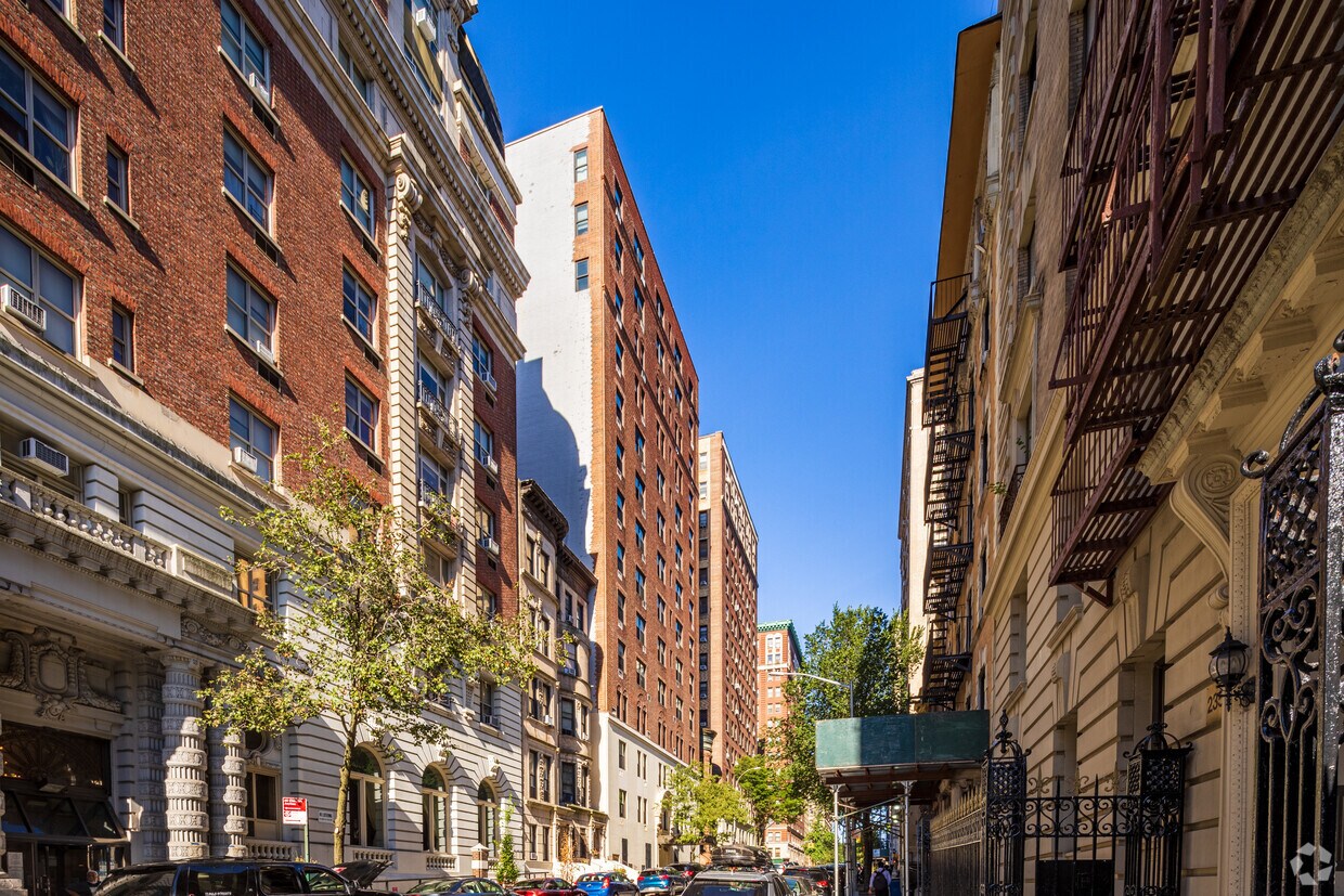 Foto principal - 250 W 103rd St