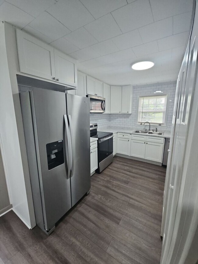Foto del edificio - 104 Greenlawn Dr