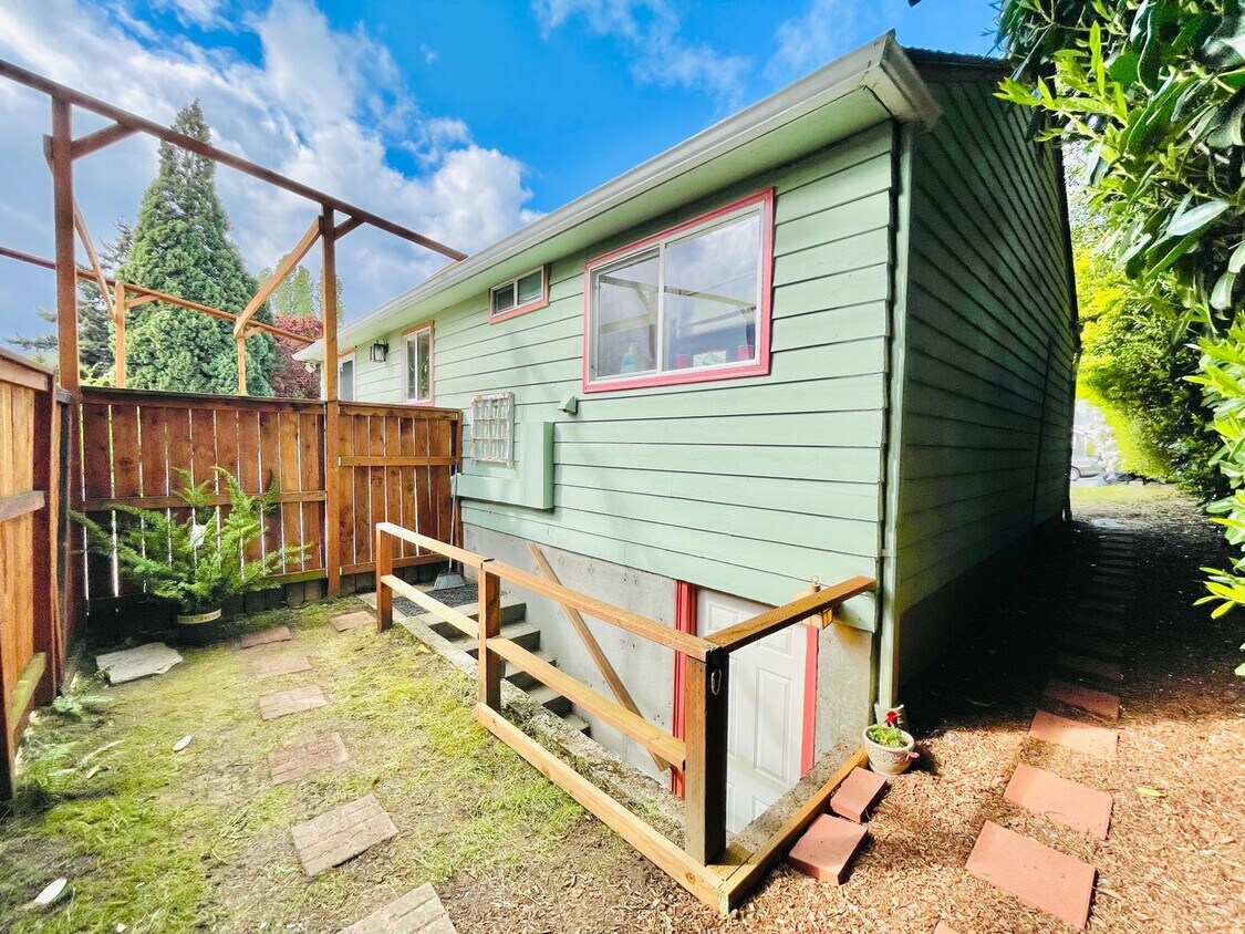 7215 S 120th St, Seattle, WA 98178 House Rental in Seattle, WA