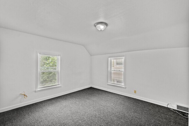 Foto del edificio - MOVE IN SPECIAL! SCORE HALF OFF 1ST MONTH'...