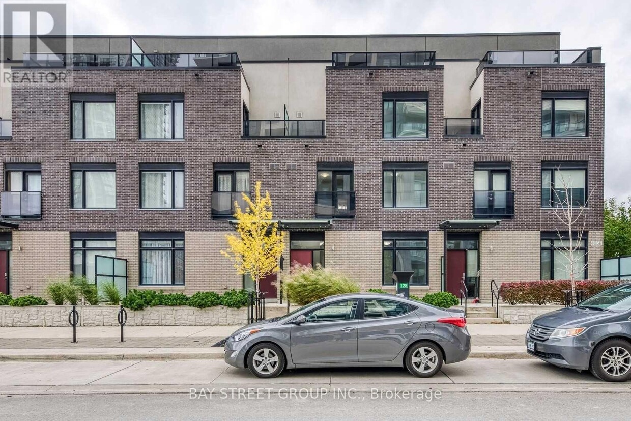 Photo principale - 4050-4050 Parkside Village Dr