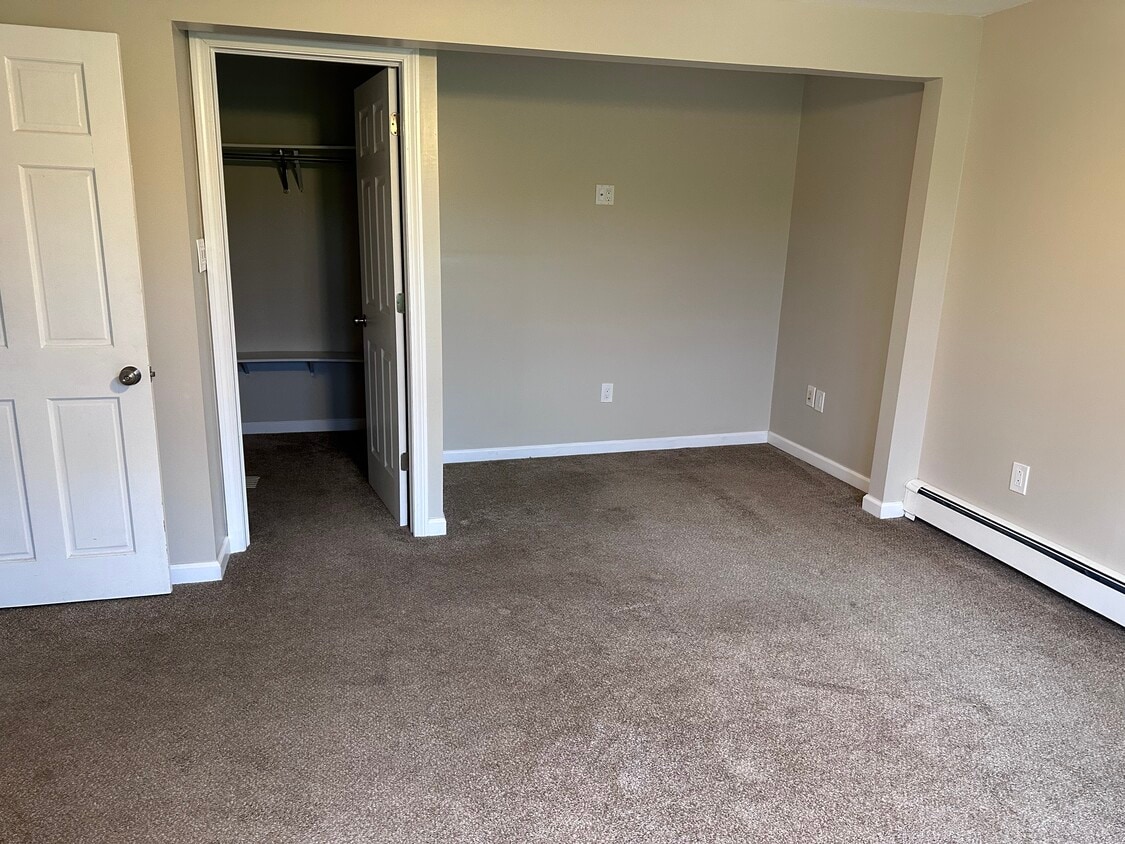 127 Phelps Rd, East Windsor, CT 06088 - House Rental in East Windsor, CT |  Apartments.com