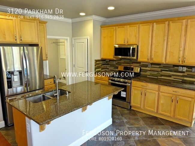 Foto del edificio - Three Bedroom Westpark Home Loaded with Up...