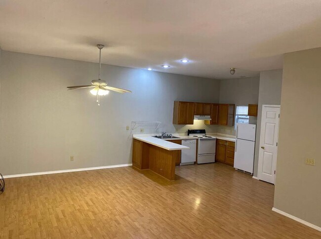 Foto del edificio - Available Now! 1 Bedroom, 1 Bathroom groun...