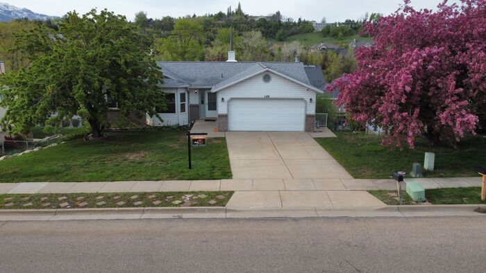 Primary Photo - 3 bdrm 2.5 bth Home 2 Car Garage-Dog Friendly
