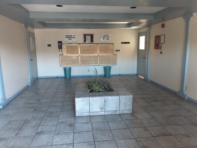 Foto del edificio - 15340 Vanowen St