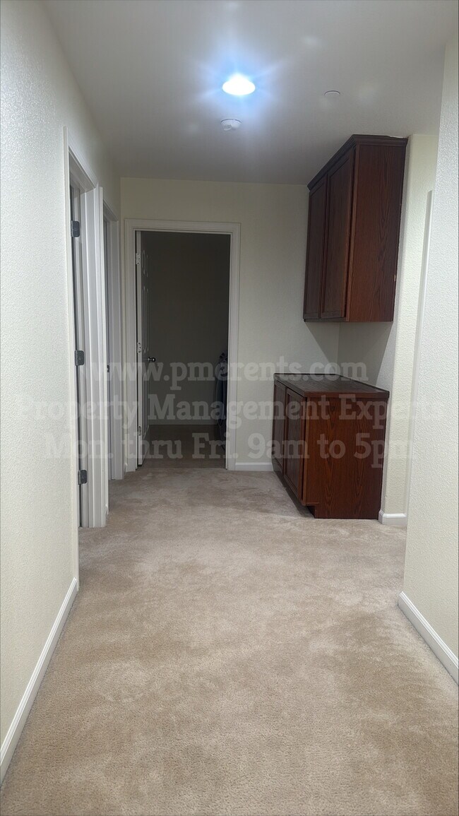 Building Photo - 16101 Old Glory Ct