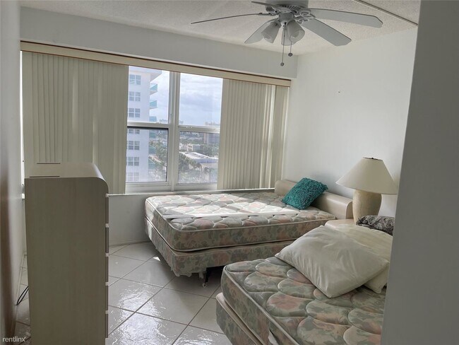 Building Photo - 2 br, 2 bath Condo - 4010 Galt Ocean Dr Ap...