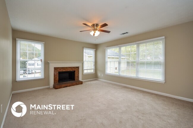 Foto del edificio - 145 Cinnamon Fern Cir