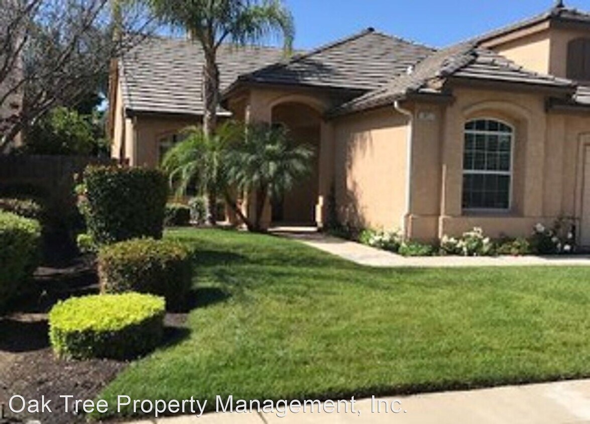Primary Photo - 4 br, 3 bath House - 2953 E. Revere Road