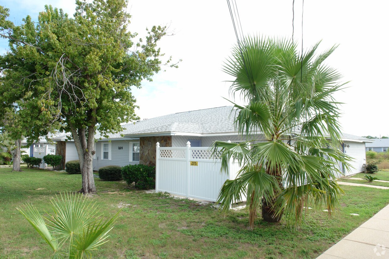 Foto principal - 1604 Green Briar Pky