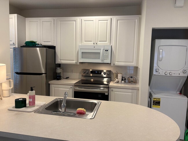 Building Photo - 168 Florence Dr