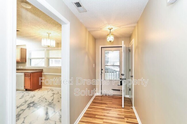 Foto del edificio - 2204 Celeste Ct