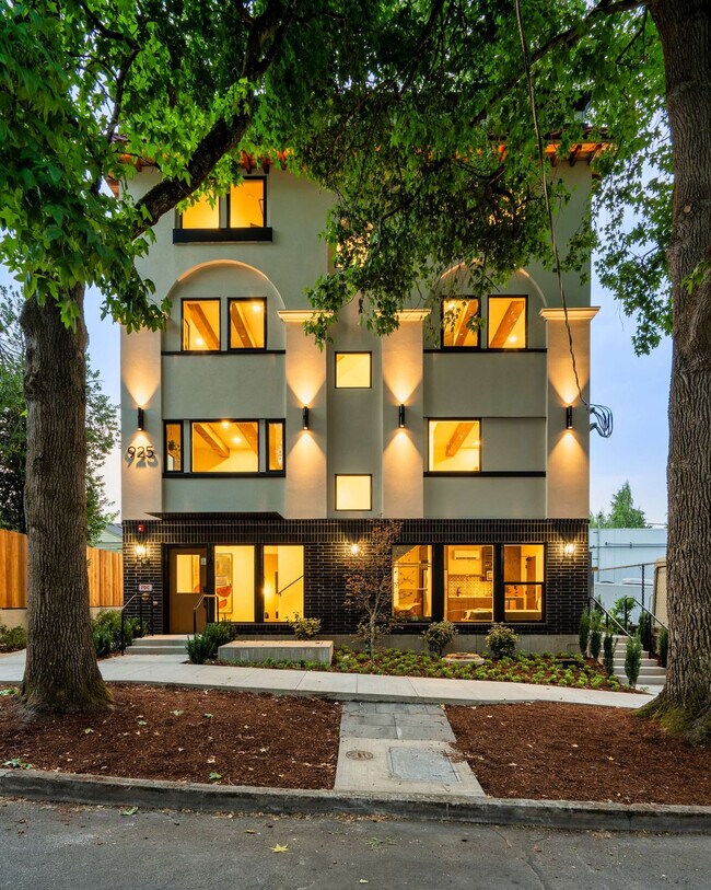 Foto del edificio - 925 NE 23rd Ave