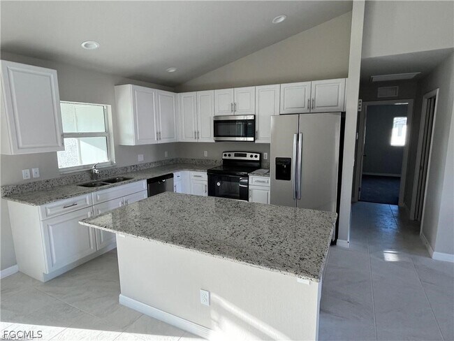 Building Photo - 4334 SW 9th Pl