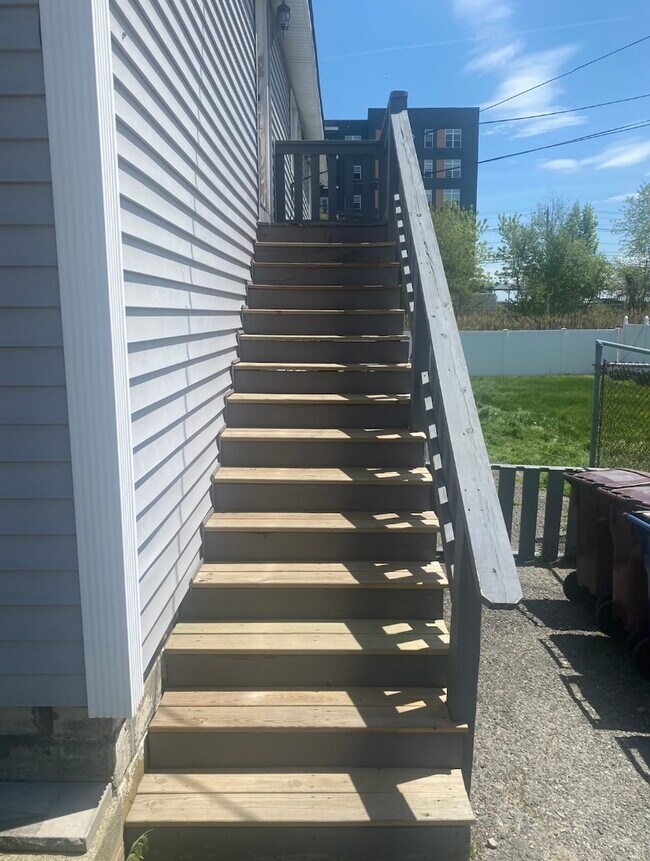 Foto del edificio - 19 Loring Rd