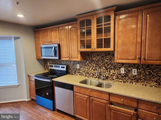 Building Photo - 13112 Silver Maple Ct